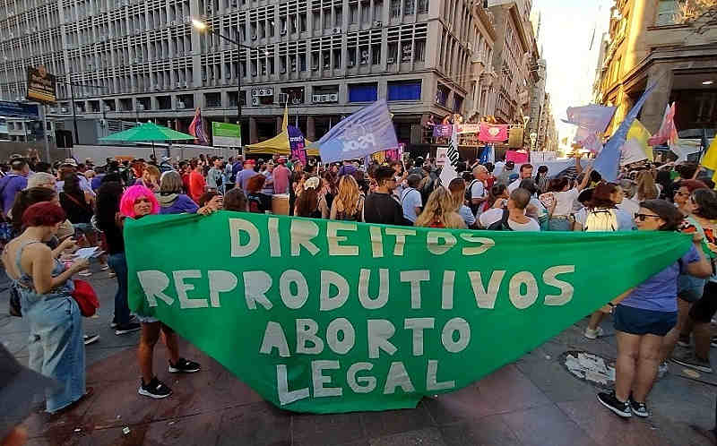 Direito ao aborto: onde existe e onde é negado