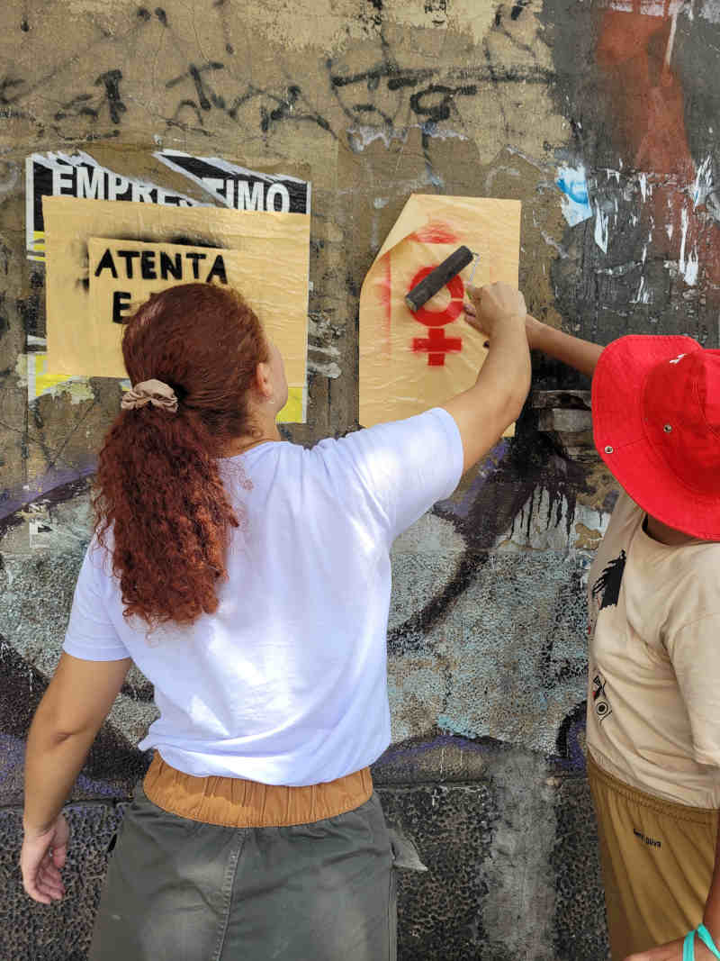 28 de setembro: campanha de lambe-lambe pelo direito ao aborto ocupa os muros do Brasil 