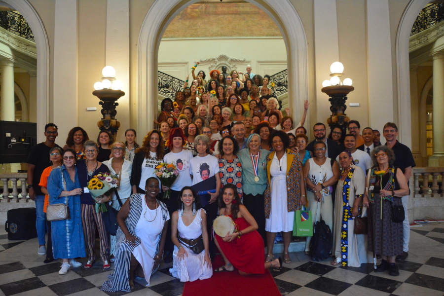 Solenidade na Câmara Municipal do Rio de Janeiro em 18 de março de 2024, homenagens às mulheres feministas