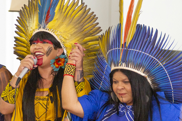UnB recebe deputadas indígenas em evento de celebração à política do cocar