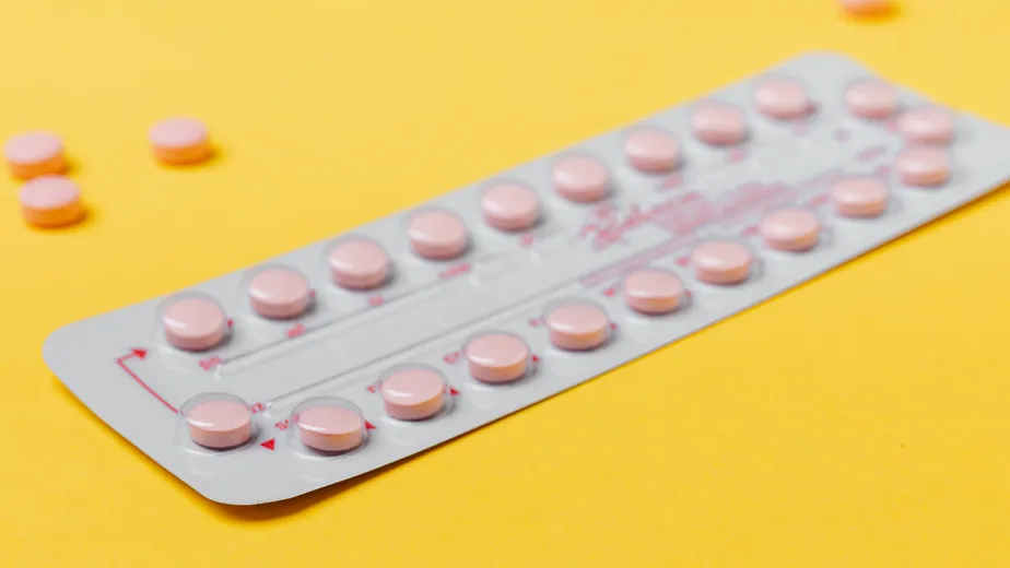 'Nos venderam uma falsa ilusão': o sofrimento de mulheres com o método contraceptivo Essure anos após a proibição