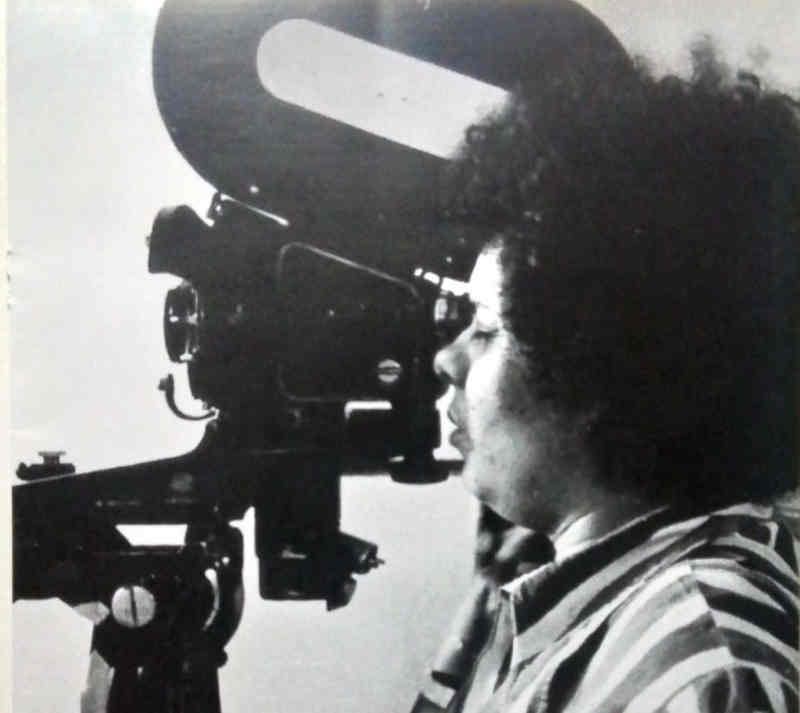 Quem é Adélia Sampaio, a primeira cineasta negra a gravar um longa-metragem na América Latina