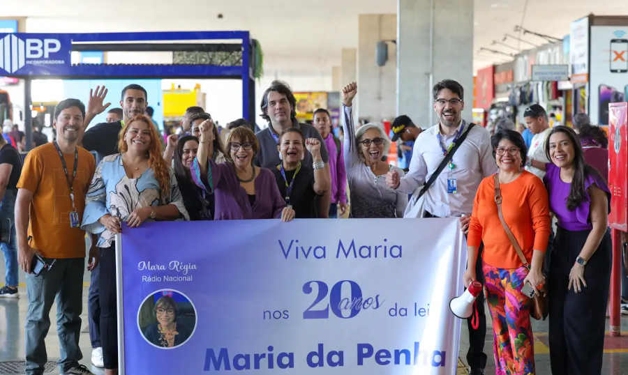 Fabio Rodrigues-Pozzebom/ Agênc Brasília (DF) 05/08/2026 - Mara Régia faz programa Viva Maria na Rodoviária de Brasília Foto: Fabio Rodrigues-Pozzebom/ Agência Brasil