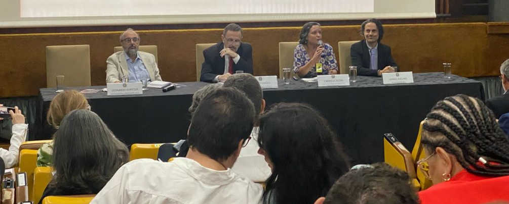 Plataforma dos Movimentos Sociais por Outro Sistema Político marca presença no Seminário sobre Conferências Nacionais em Brasília