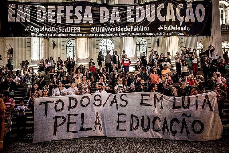 A direita e seus think tanks na educação brasileira
