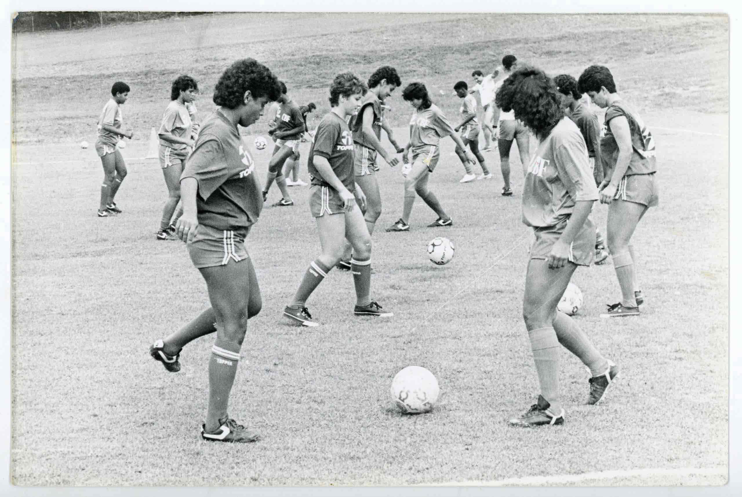 Mostra traz a luta da mulher no futebol e a história da Copa feminina
