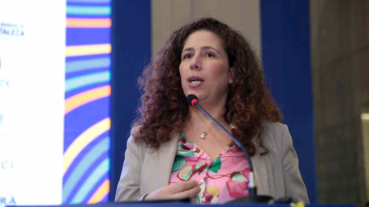 Esther Dweck: 'Uma boa política pública tem que estar na ponta”, diz ministra sobre prefeituras