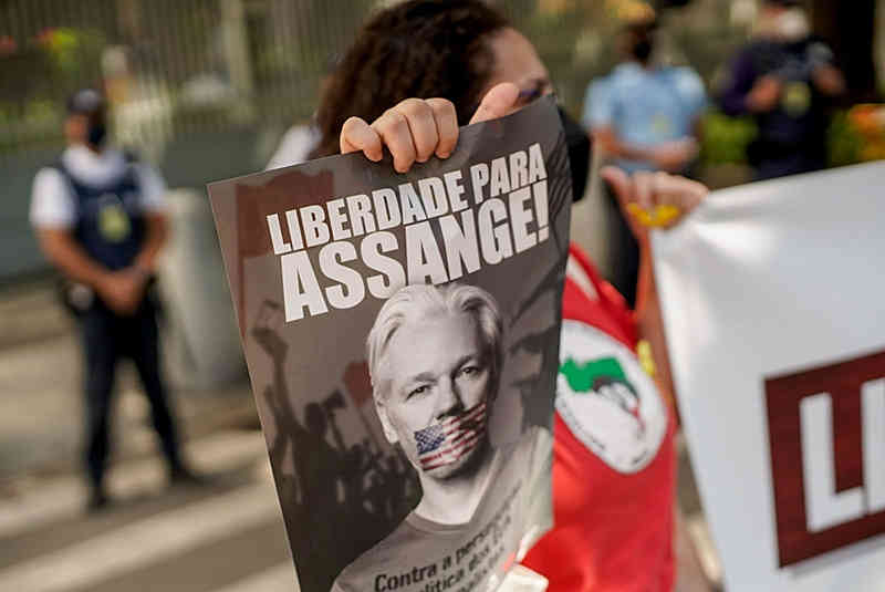 O destino de Assange e o fim do jornalismo