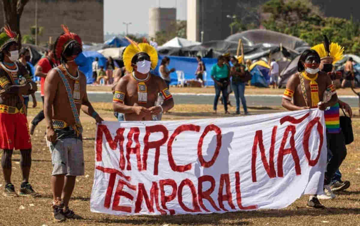 Indígenas fazem mobilização contra Lei do Marco Temporal em frente ao STF
