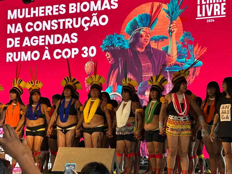 Mulheres indígenas fortalecem o movimento em defesa dos direitos territoriais no ATL