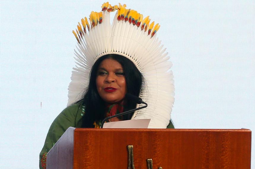 Pautas indígenas permanecem de pé e demarcações prosseguirão, diz ministra Sonia Guajajara