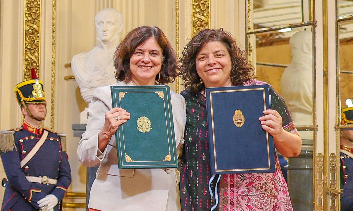 Ministras da Saúde do Brasil e da Argentina firmam cooperação bilateral em encontro