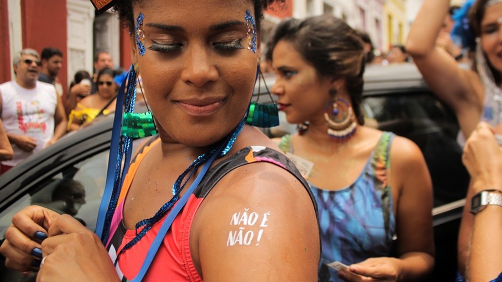 Marie Claire: O Carnaval no Brasil não é para as mulheres. Duvida? Te contamos os motivos
